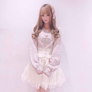 Liz Lisa pink frill heart knitted top